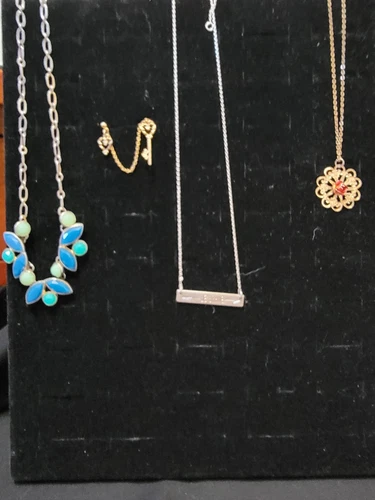 VETEMENTS Collana Liz Claiborne più altro