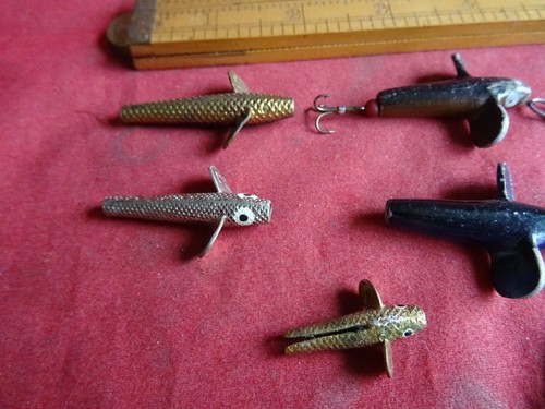 A VARIED SELECTION OF NAMED HARDY FISHING LURES - Picture 2 of 14