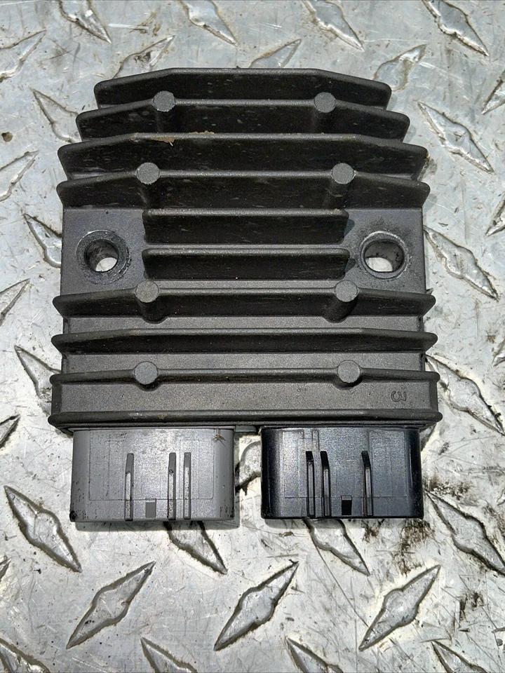 2008 Can-Am Spyder GS 990 выпрямитель напряжения регулятор заряда управления - Изображение 3 из 4