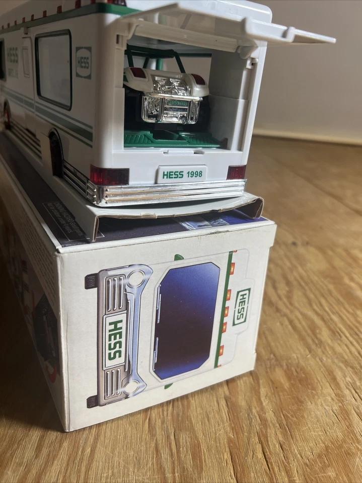 Hess 1998 Toy Truck RV Recreation Van with Dune Buggy & Motorcycle NEW Camper - Image 3 of 4