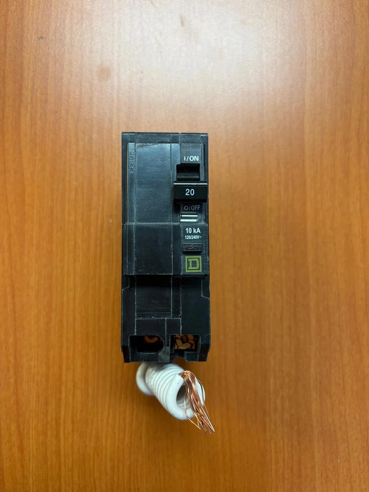 Disjuntor de proteção de equipamento SQUARE D QO220EPD 20A 2 pólos 🇺🇸 - Imagem 4 de 4