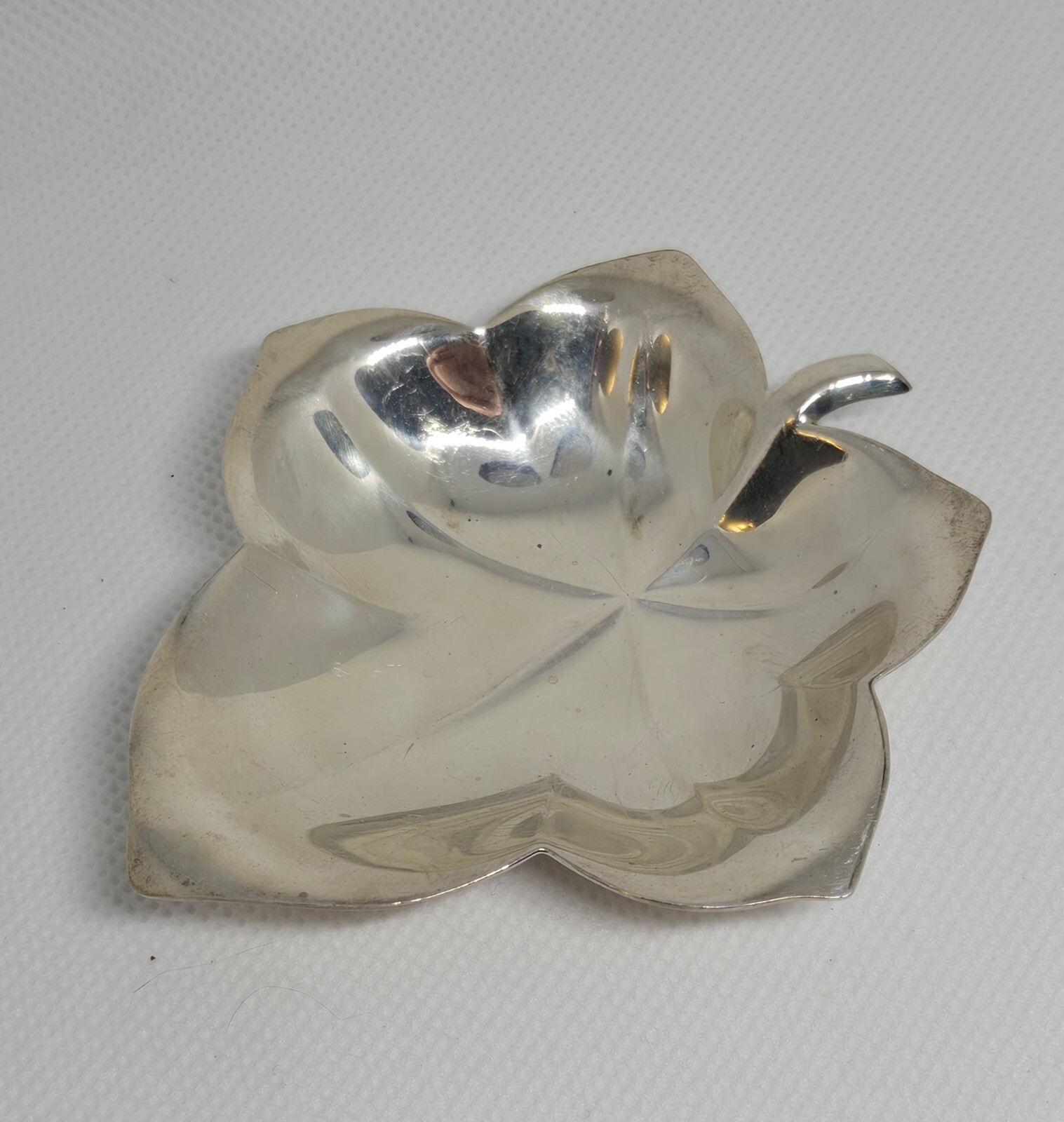 Tiffany & Co. Makers Sterling Leaf Small Dish 38.3 Grams 3