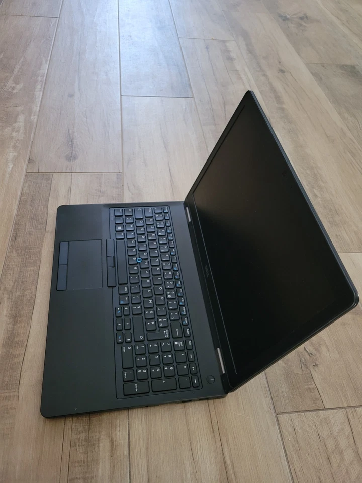 PC Dell Latitude E7470 14" (8 Go, Intel Core i5-6300U, 256 Go SSD) Ordinateur..., photo 1 sur 3