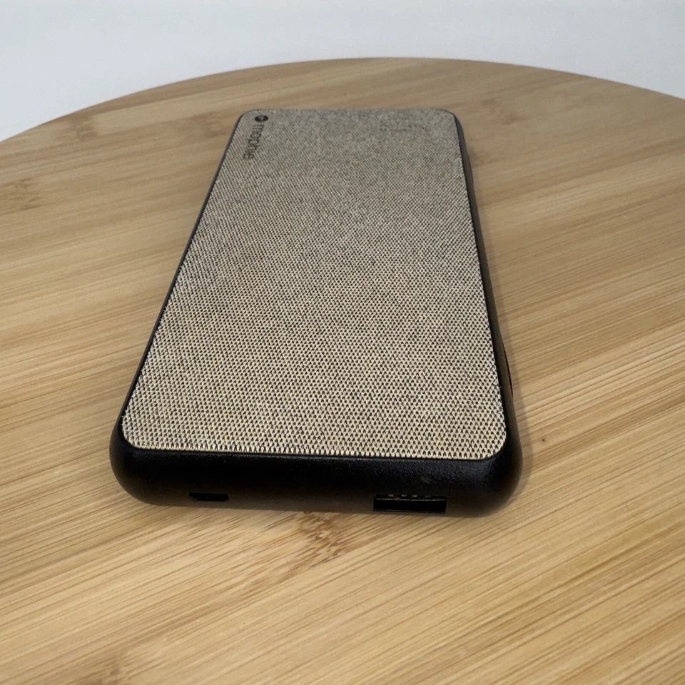 Cargador Portátil Mophie Powerstation Plus XL 10.000mAh con Cables Incorporados Foto 4 de 4