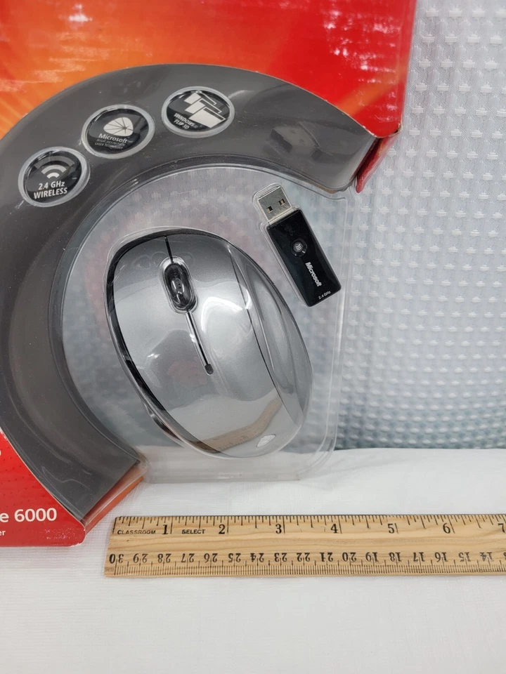 Microsoft Wireless Laser Mouse 6000 2.4 GHz High Definition Mobile - Image 3 of 4