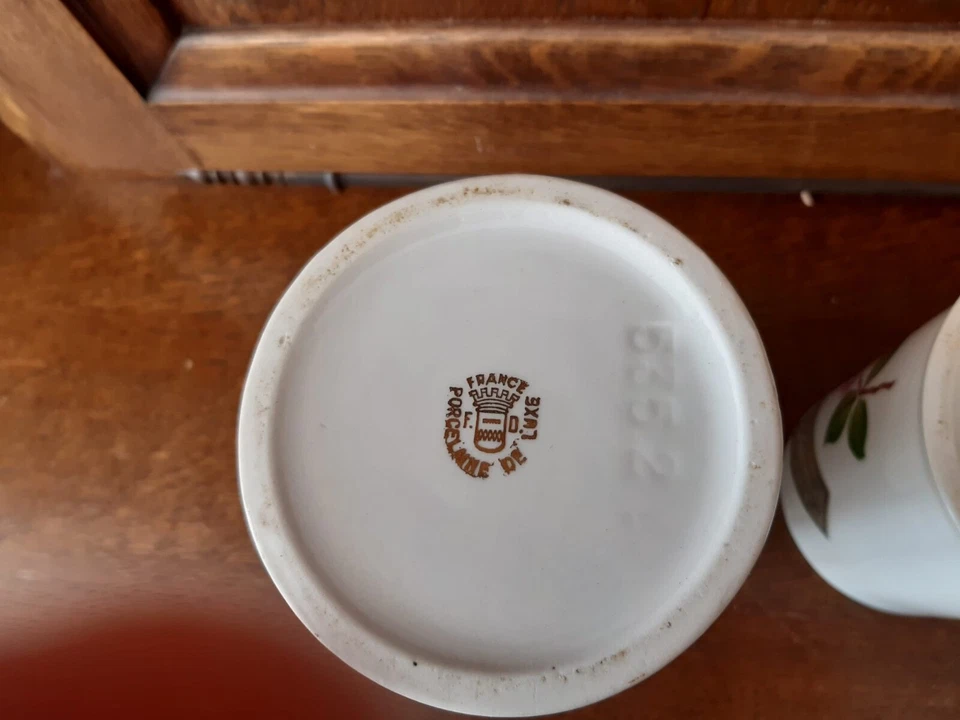 Ancienne Série de 4 Pots en porcelaine de Limoges - Avec Décor de Rose Fleur - Photo 3/4