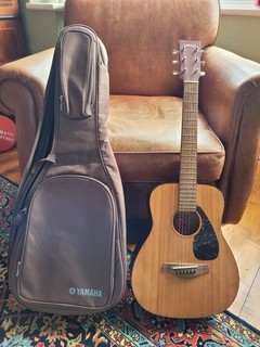 Yamaha FG Junior JR2S 6 String Acoustic Guitar Right Handed with Accessories