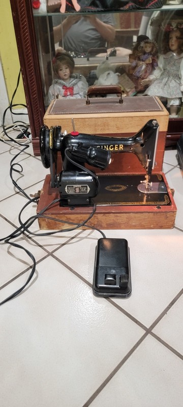 Singer Sewing Machine BZ 15-8
