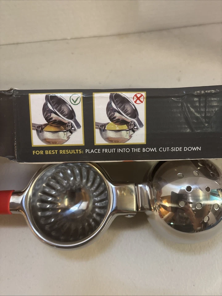 13 Hole Juicer. Professional Grade Stainless Steel No Rust With Silicone Handles - Image 4 of 4