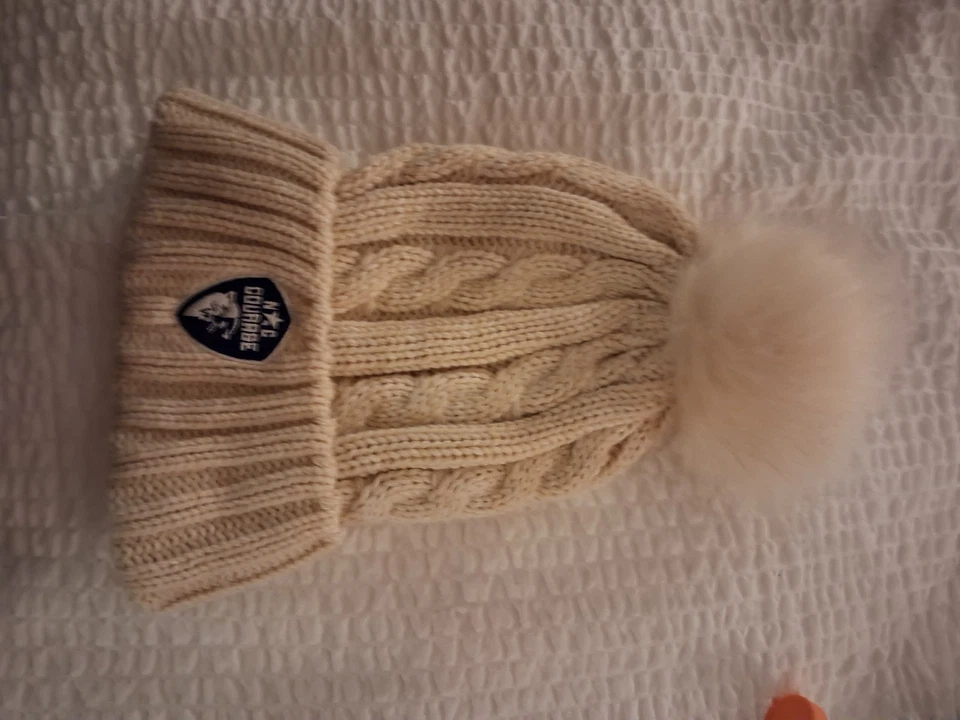 Chapéu de inverno Nike Beanie bege feminino novo com etiquetas tamanho único feminino - Imagem 2 de 3