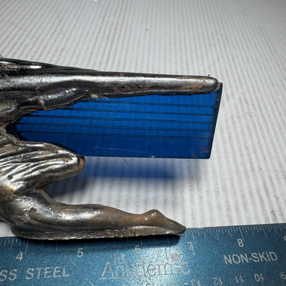 "Adorno con capucha de diosa voladora Packard de 1930, falta aproximadamente 1,5"" del vidrio azul" Foto 3 de 4