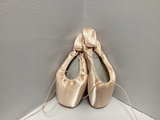New Bloch Balance Lisse Pointe Shoes Sizes 4.5XX and 6.5X