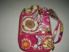 T23  EEUC Vera Bradley Pink Floral Wristlet Wallet Zip Around with Front Pocket