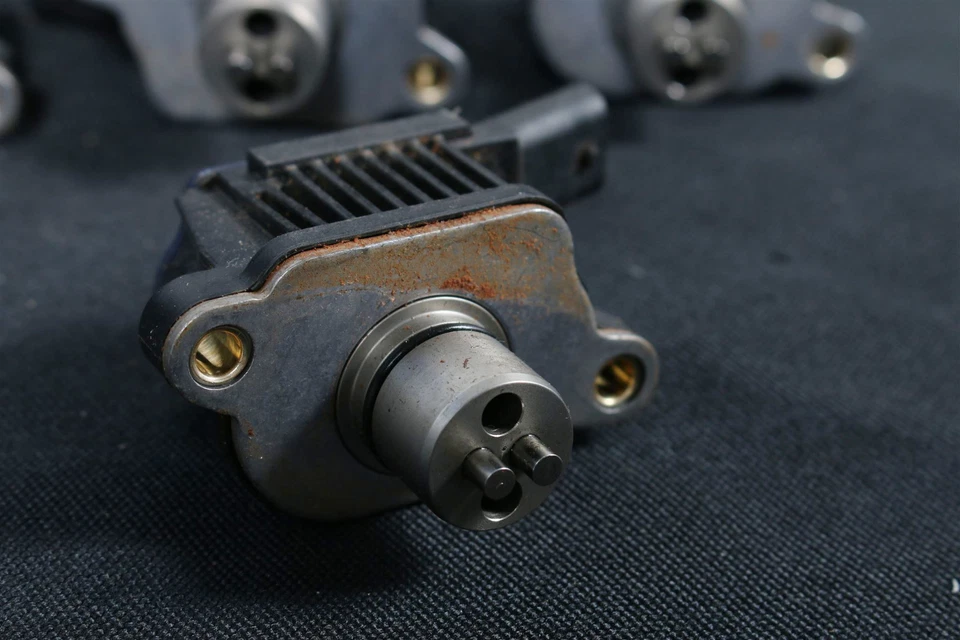 04E906048A Solenoid Cylinder Head Audi A1 A3 VW Golf 1.2 1.4 1.5T 110-150PS - Image 3 of 4