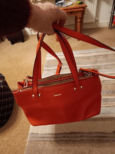 GENUINE DKNY SALMON COLOUR TOTE BAG WITH MANY POCKETS. - Picture 2 of 20