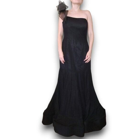 Maxi Vestido SHERRI HILL Negro Tul Trompeta Manga Lazo