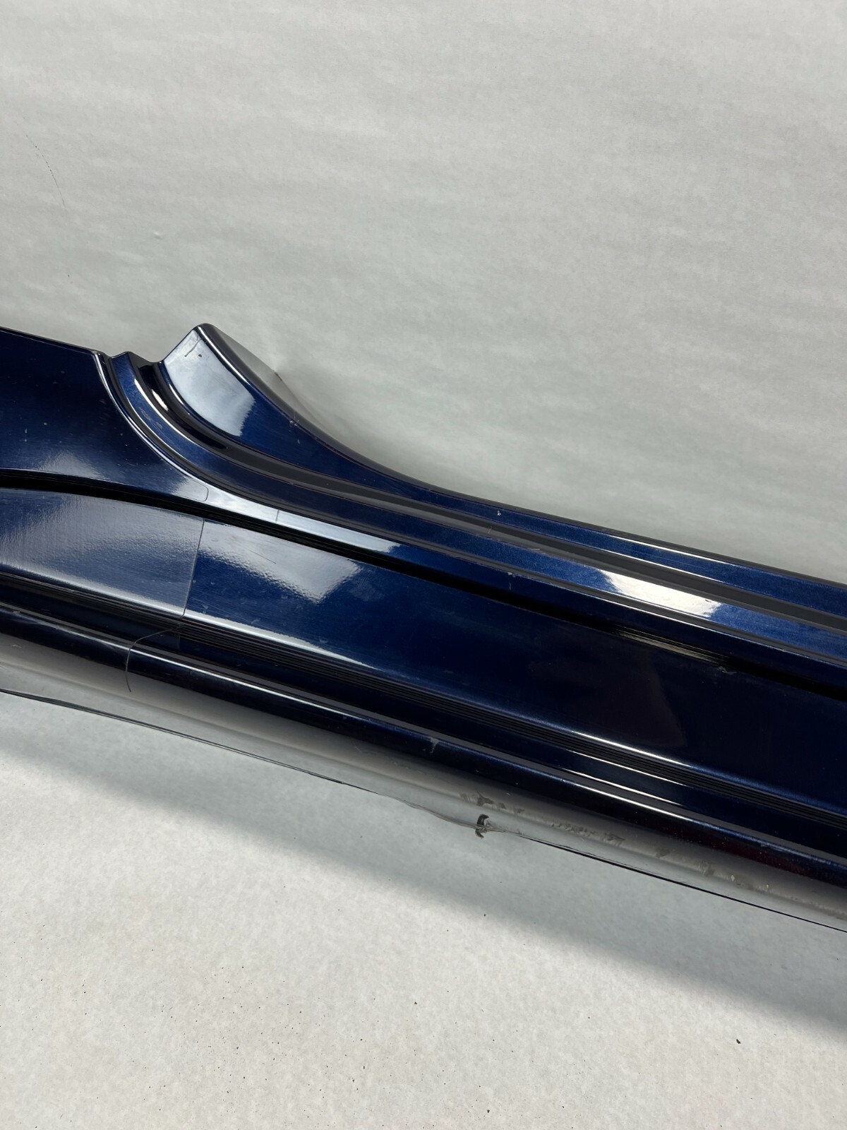 OEM 2008 - 2019 Maserati GranTruismo Right Side Sill Rocker Molding 980145389