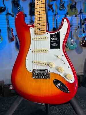 Fender Player II Stratocaster Aged Cherry Burst Maple Fingerboard! 678