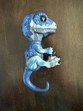 T Rex Dinosaur WowWee Fingerlings Untamed Raptor IRONJAW Blue Interactive Toy