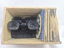 Sawyer's Viewmaster Stereo Set With 30 Reels