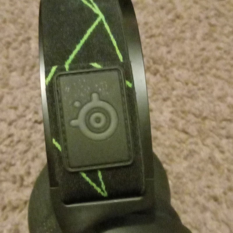 SteelSeries Arctis Nova 7 Black/Green Bluetooth Over-Ear Headband Headset xbox