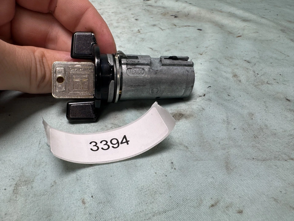 89-02 Chevrolet Camaro Corvette Pontiac GM cilindro de bloqueo de encendido Foto 2 de 4