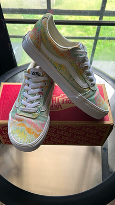 VANS Women s Tie Dye Multicolor Canvas Low Top Lace-Up Sneakers