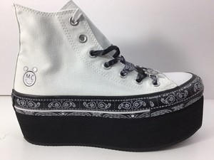 miley cyrus converse platform black