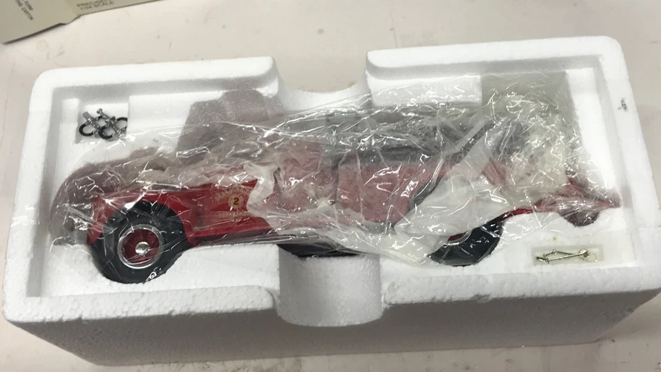 First Gear 1951 Die-Cast Ford F-7 Dearborn Fire Truck 1/34 Scale New In Open Box - Image 2 of 4