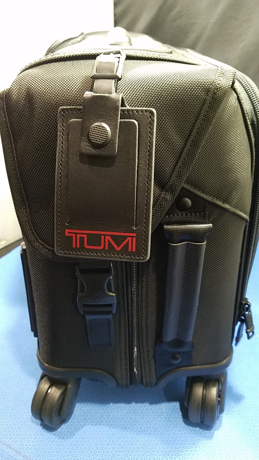 TUMI Alpha 3 Garment Bag 4 Wheeled CarryOn Luggage 22 Inch Dress or Suit eBay