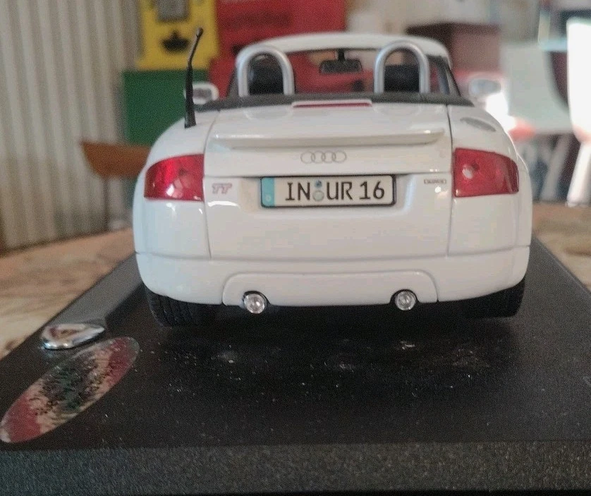 MAISTO LIMITED EDITION 1/18 - AUDI TT ROADSTER (2004) - Modellino Metallo #A2# - Immagine 4 di 4