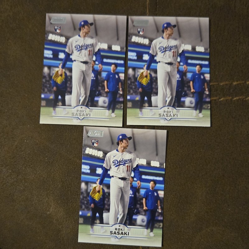 Topps 2024 Chrome Roki Sasaki Rookie #187 Los Angeles Dodgers Lot of 3