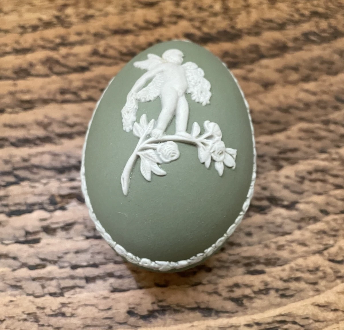 Wedgwood Jasper sage green egg box