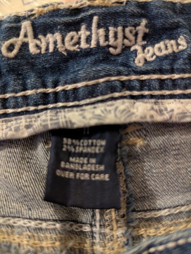 AMETHYST DENIM WOMENS CUT-OFF BLUE JEAN SHORTS LACE 5-POCKETS SIZE 11 - Picture 5 of 9