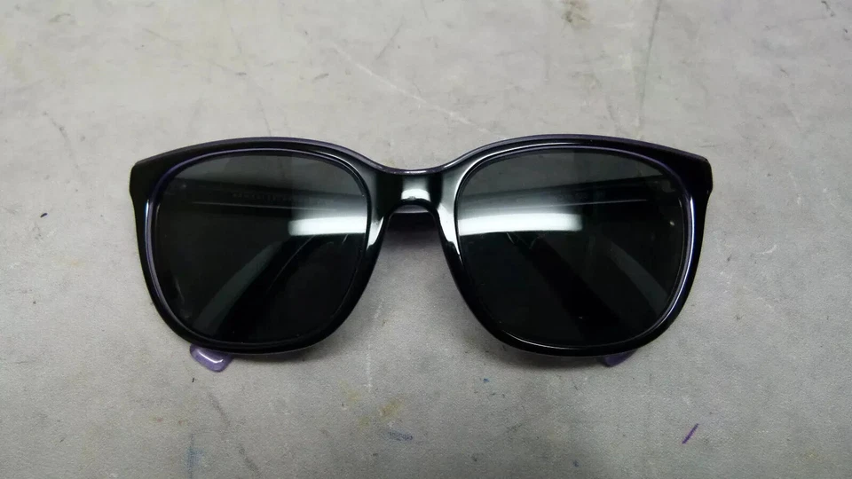 Gafas de sol Armani Exchange AX4031 81458H negras/violetas lentes grises Foto 3 de 4