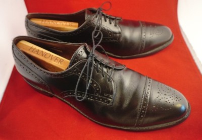 Allen Edmonds Men display picture 3