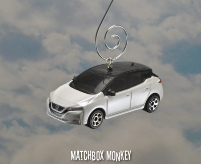 2018 White Nissan Leaf Custom Christmas Ornament Electric Adorno Hybrid 1/64