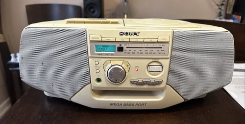 Vintage Sony CFD-V35 CD Player AM/FM Radio Audio Cassette Bass Boombox Working