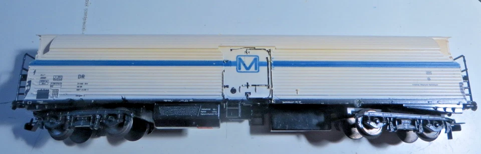 PIKO Schicht 426/101 H0 Maschinenkühlwagen MK 4 der DR TTehkor Ep. IV