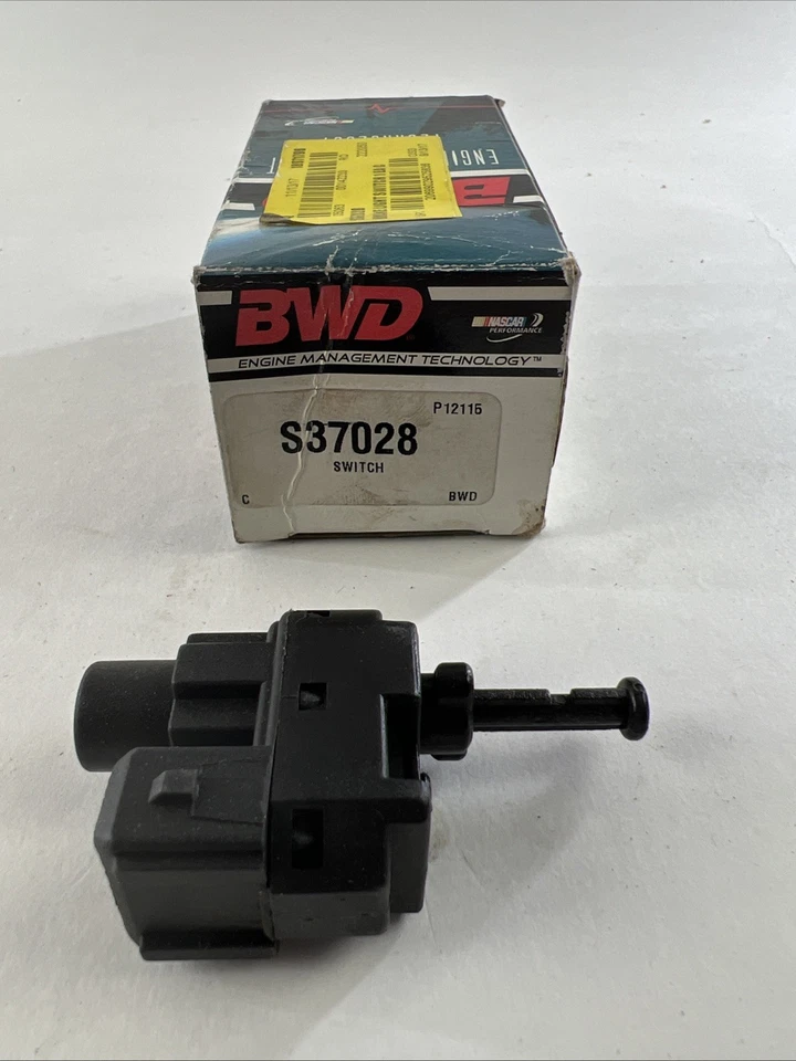 Interruptor de luz de freno BWD S37028 se adapta a 99-02 Mercury Cougar Foto 3 de 4