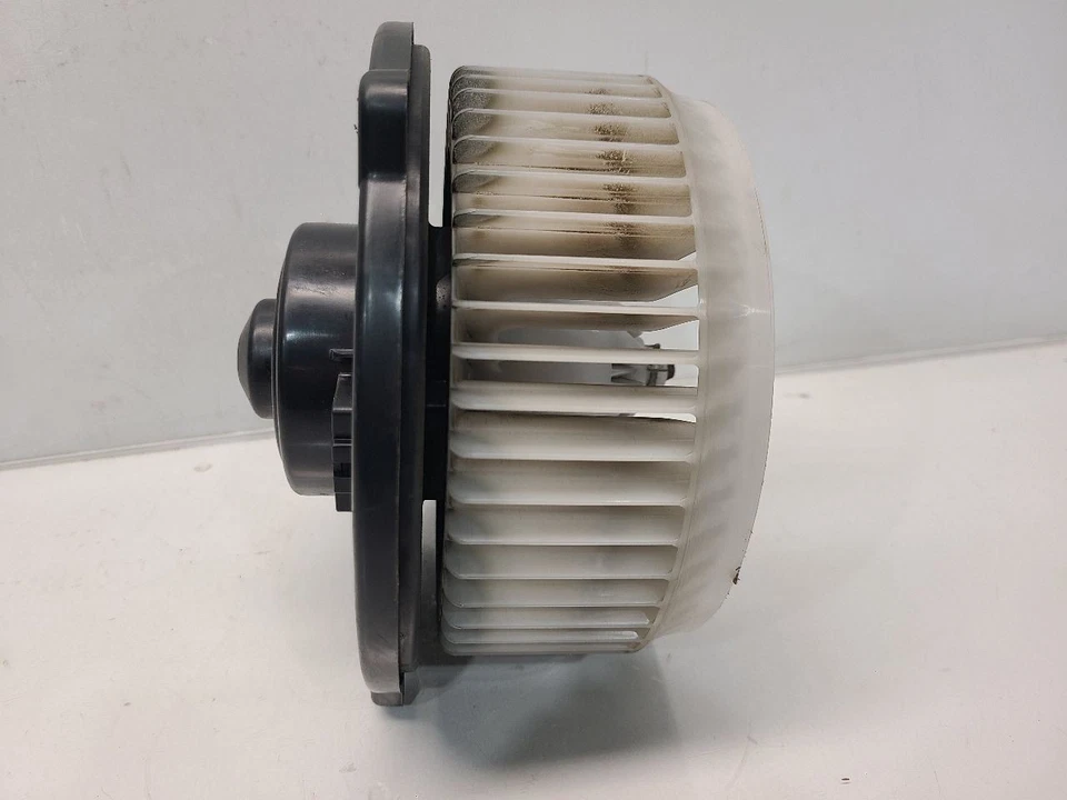 2001-07 Toyota Highlander Front Blower Motor - Manual Temp Control - Image 3 of 4