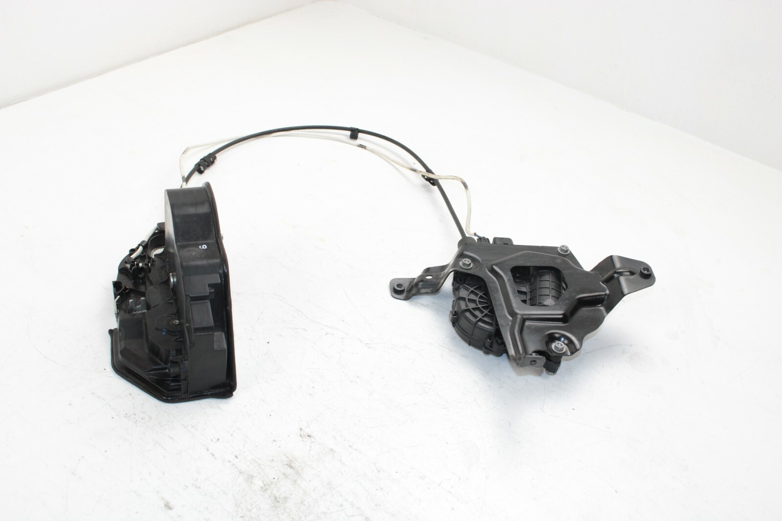 BMW 5 SERIES GT F07 REAR LEFT SOFT CLOSE DOOR LOCK MECHANISM 