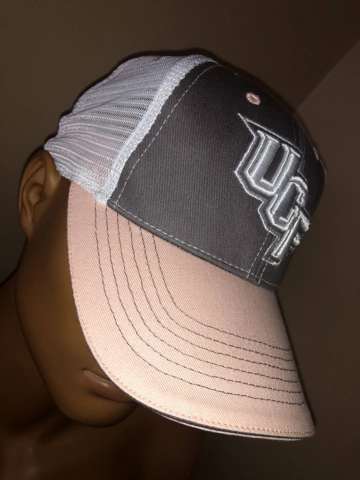 Gorra negra UCF Golden Knights ajustada producto con licencia universitaria camionero NCAA Foto 2 de 3