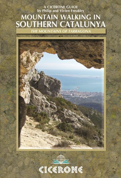 Mountain Walking in Southern Catalunya, libro de bolsillo de Freakley, Philip; Freakl...