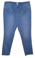 NWOT DENIM CO Womens 18W Med Wash Blue Skinny Ankle Fray Stretch Jeans A376875