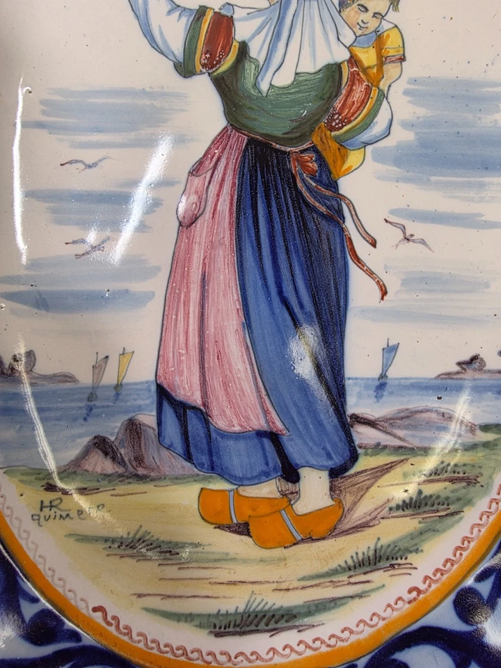 20th Century French Paint Henriot Quimper Oval Faïence Wall Platter Plaque 17" - Image 4 of 4