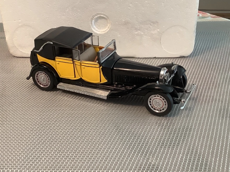 Limusina Franklin Mint Precision Models 1931 Bugatti Tipo 41 escala 1:43 Foto 3 de 4