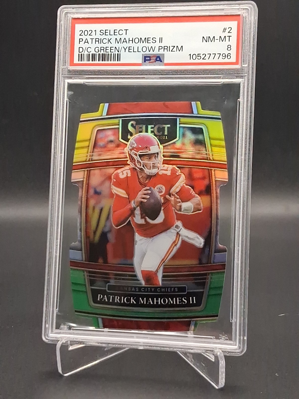 PSA 8 2021 Panini Select - Concourse Patrick Mahomes II #2 Green & Yellow Prizm view 3