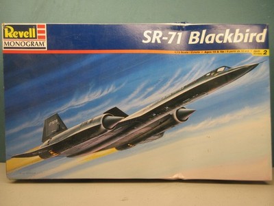 REVELL 1/72 SR-71 BLACKBIRD w/GTD-21 DRONE  #85-5810