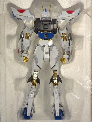 ロボット BANDAI L BUILD STRIKE FREEDOM GUNDAM 61vhria3K9L._UF350,350_QL50_.jpg